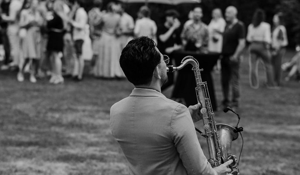 You bring the audience together. We create the experience.