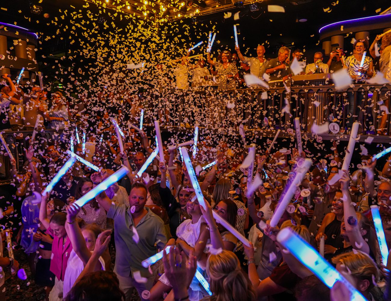 From the first beat to a complete live explosion.