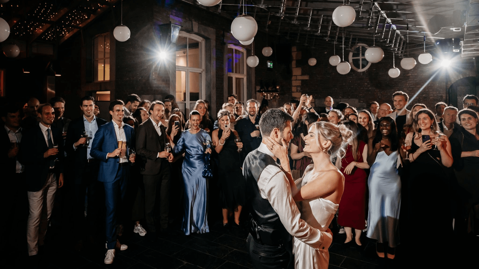 Atmospheric live entertainment at an event