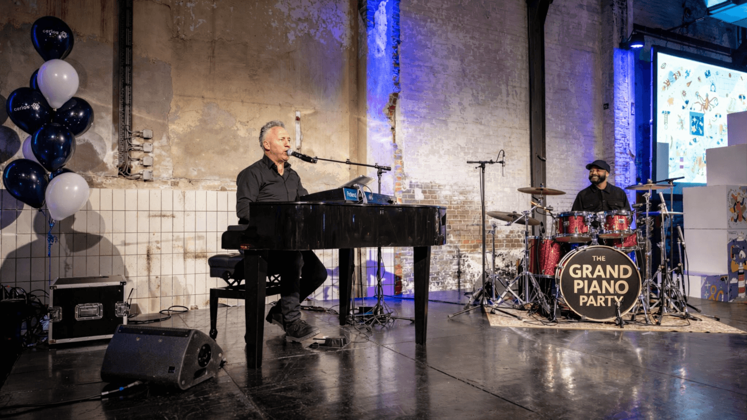 Atmospheric live entertainment at an event