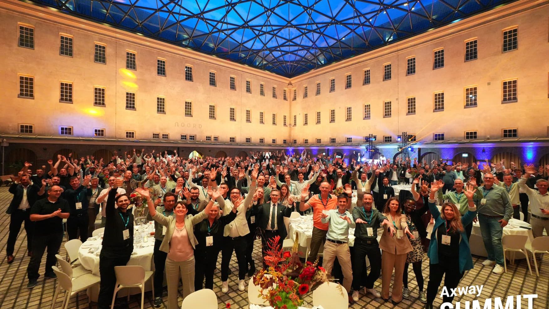 Atmospheric live entertainment at an event