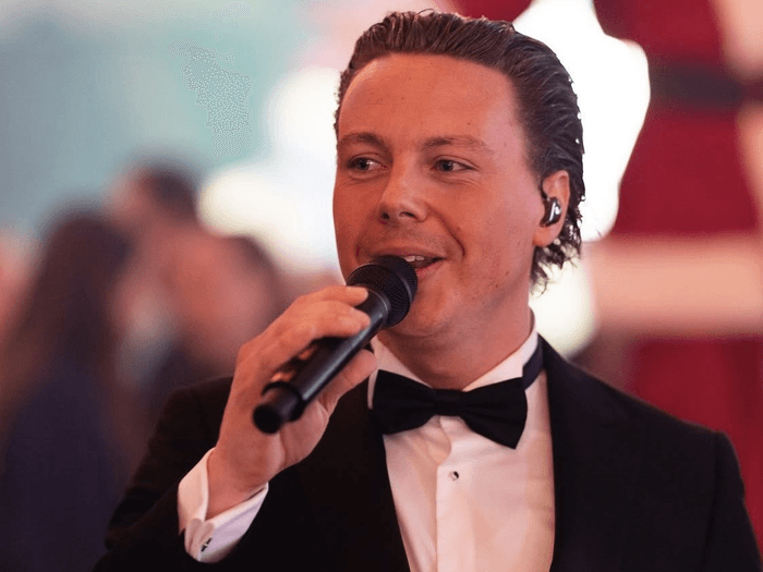 All-round singer