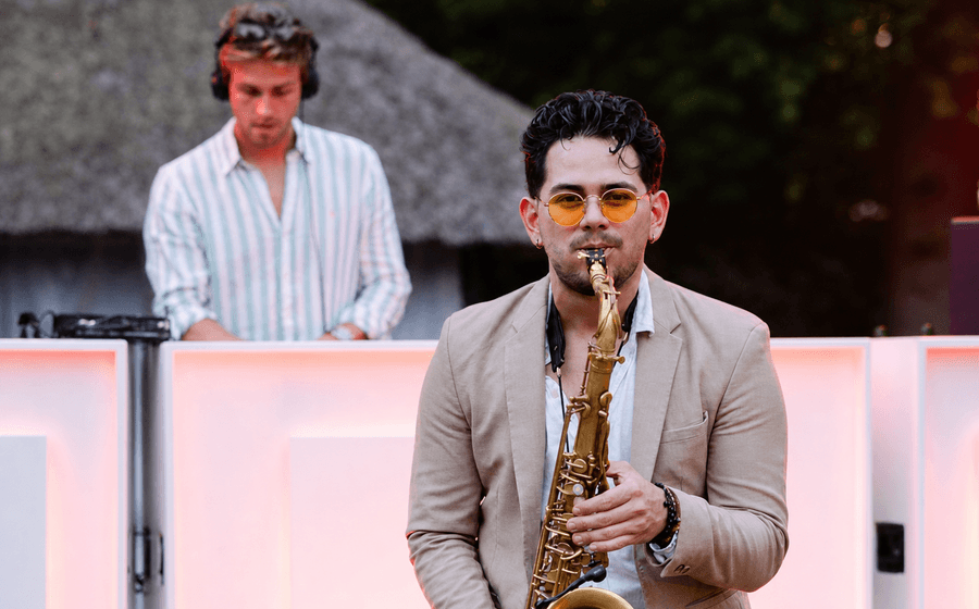 DJ & SAX